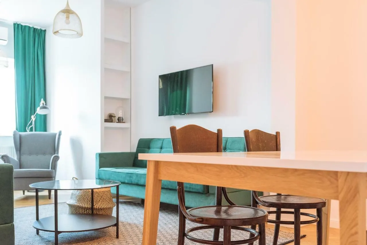 Brezoianu Spacious Flat Bucharest 0*,